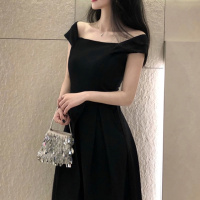 华人代购转运冰岛连衣裙 赫本小黑裙 一字肩 中长款显瘦 新款