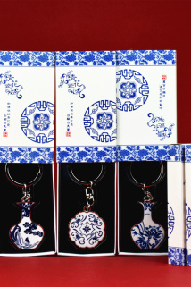 邮多多淘宝集运转运中国风特色青花钥匙链出国外事小礼品传统钥匙扣小纪念品送老外的