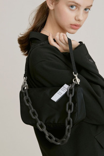 邮多多淘宝集运转运韩国小众设计师同款亚克力链条腋下包女2020新款单肩法棍包