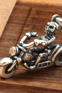 邮多多淘宝集运转运复古朋克风挂坠男女s925纯银创意摩托车骷髅头吊坠个性泰银饰品