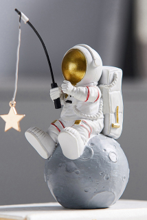 邮多多淘宝集运转运创意宇航员小摆件办公室桌面太空人男生房间儿童房家居装饰品礼物