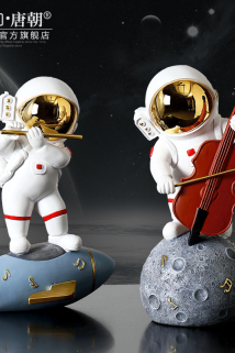 邮多多淘宝集运转运创意乐队宇航员桌面摆件办公室男生儿童房客厅装饰品太空人小摆。