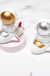 邮多多淘宝集运转运创意家居ins太空人宇航员摆件小装饰品男生生日礼物拍照抓周道具